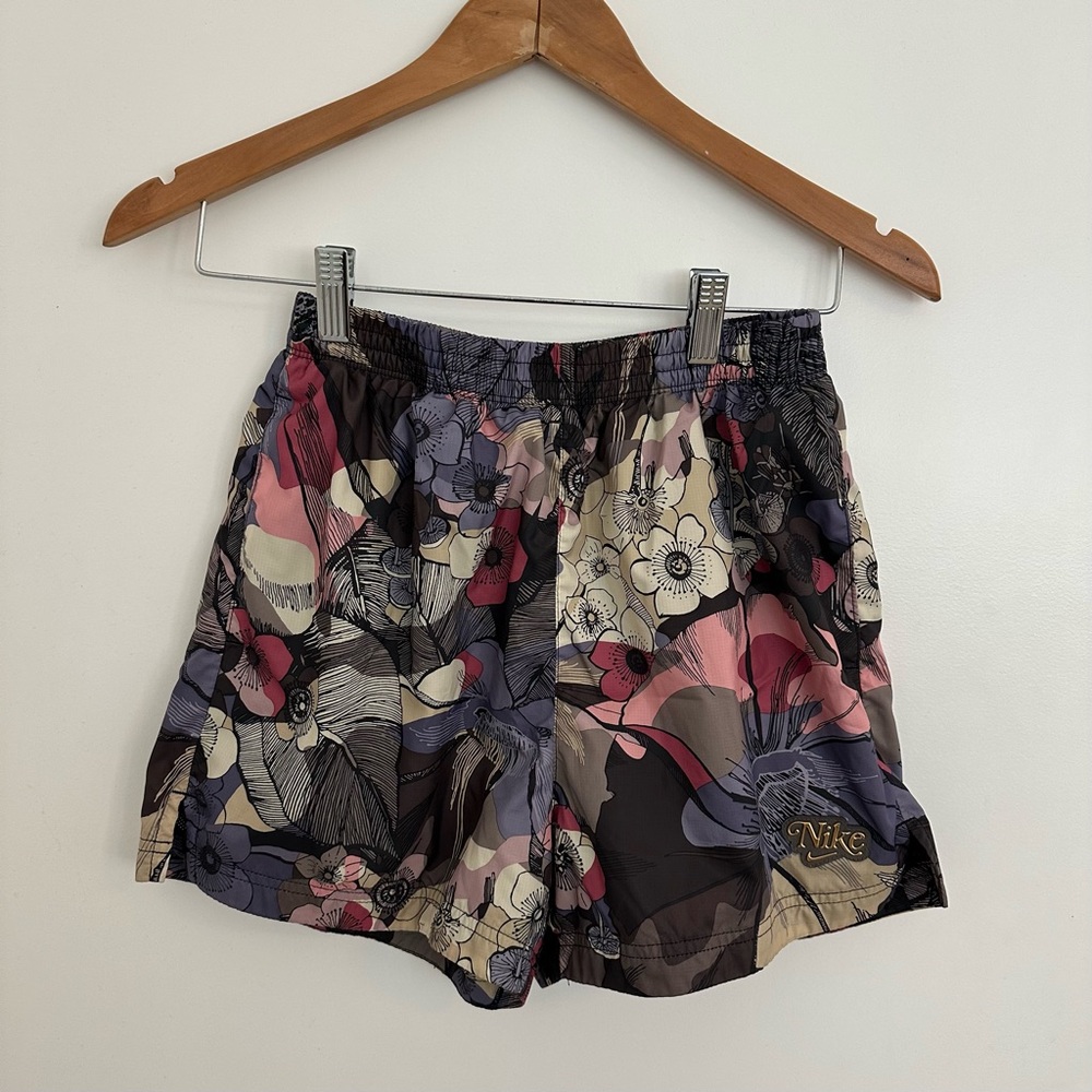 Nike Women's Floral Shorts - Multicolor Size XS Lined